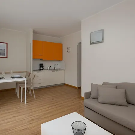 Aparthotel La Madonnina 3*